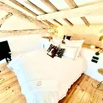 Pensjonat Chateau De Lafont 4*