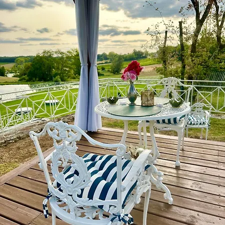 בית הארחה Chateau De Lafont Saint-Vivien (Dordogne)